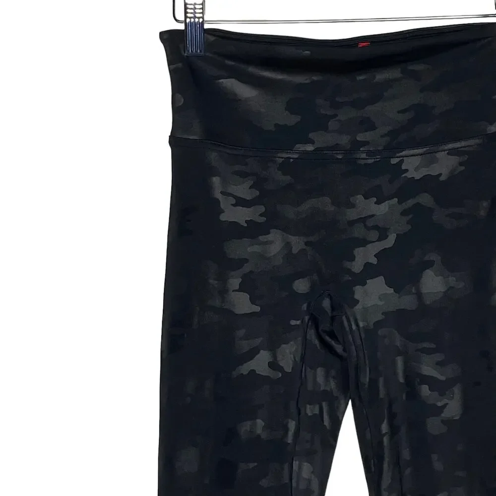 Spanx‎ Womens Size Small Black Faux Leather Camo Leggings Pants Pull On Stretch - Picture 2 of 7